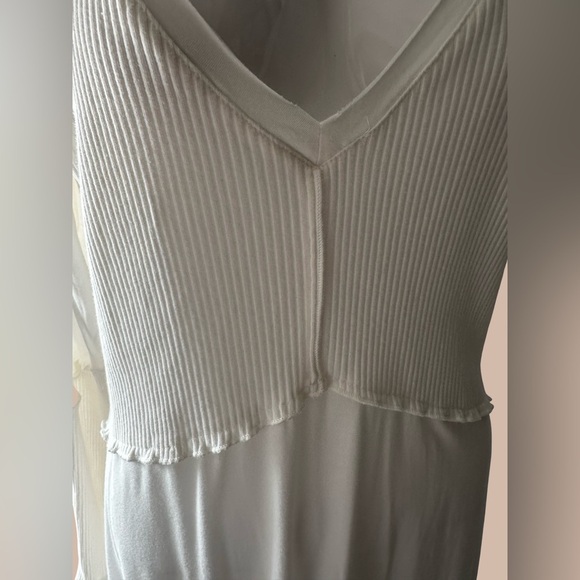 POL Cream V-Neck Women's Blouse - Picture 5 of 7